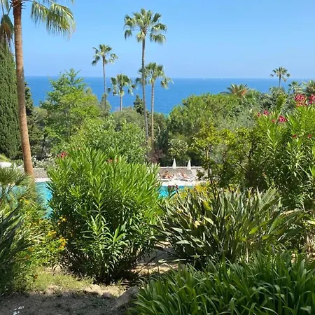 Comfortable With A Breathtaking Views On The Sea