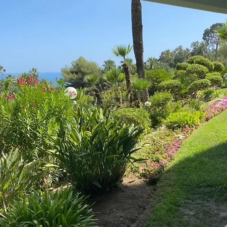 Comfortable With A Breathtaking Views On The Sea